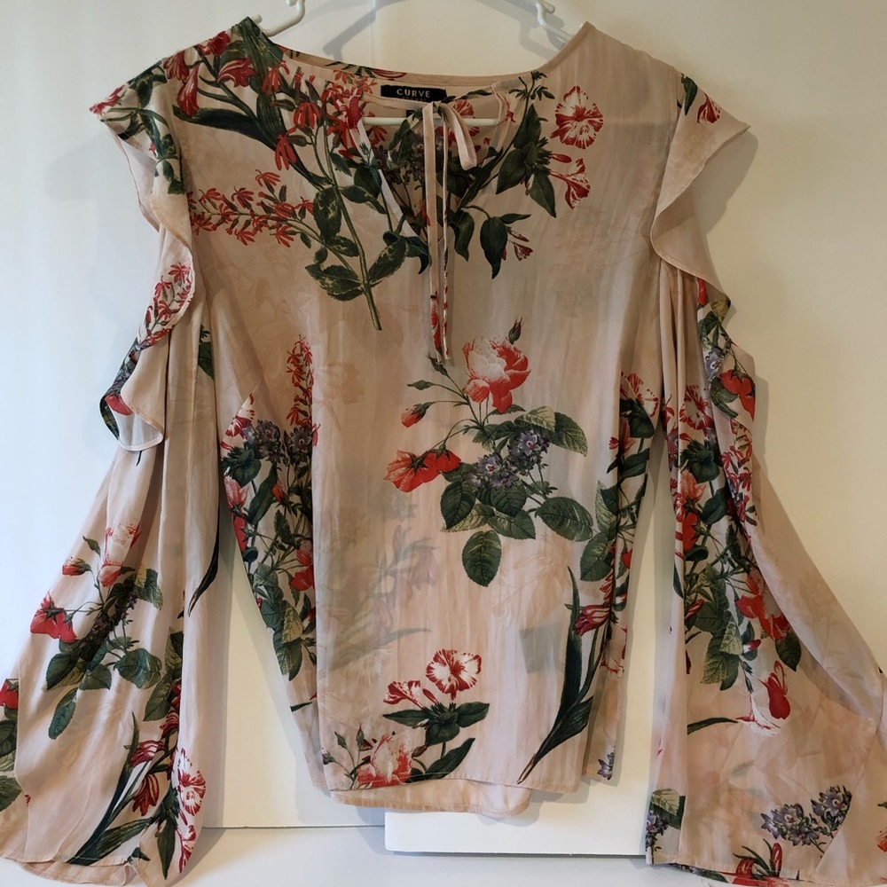 Floral bell arm open shoulder top